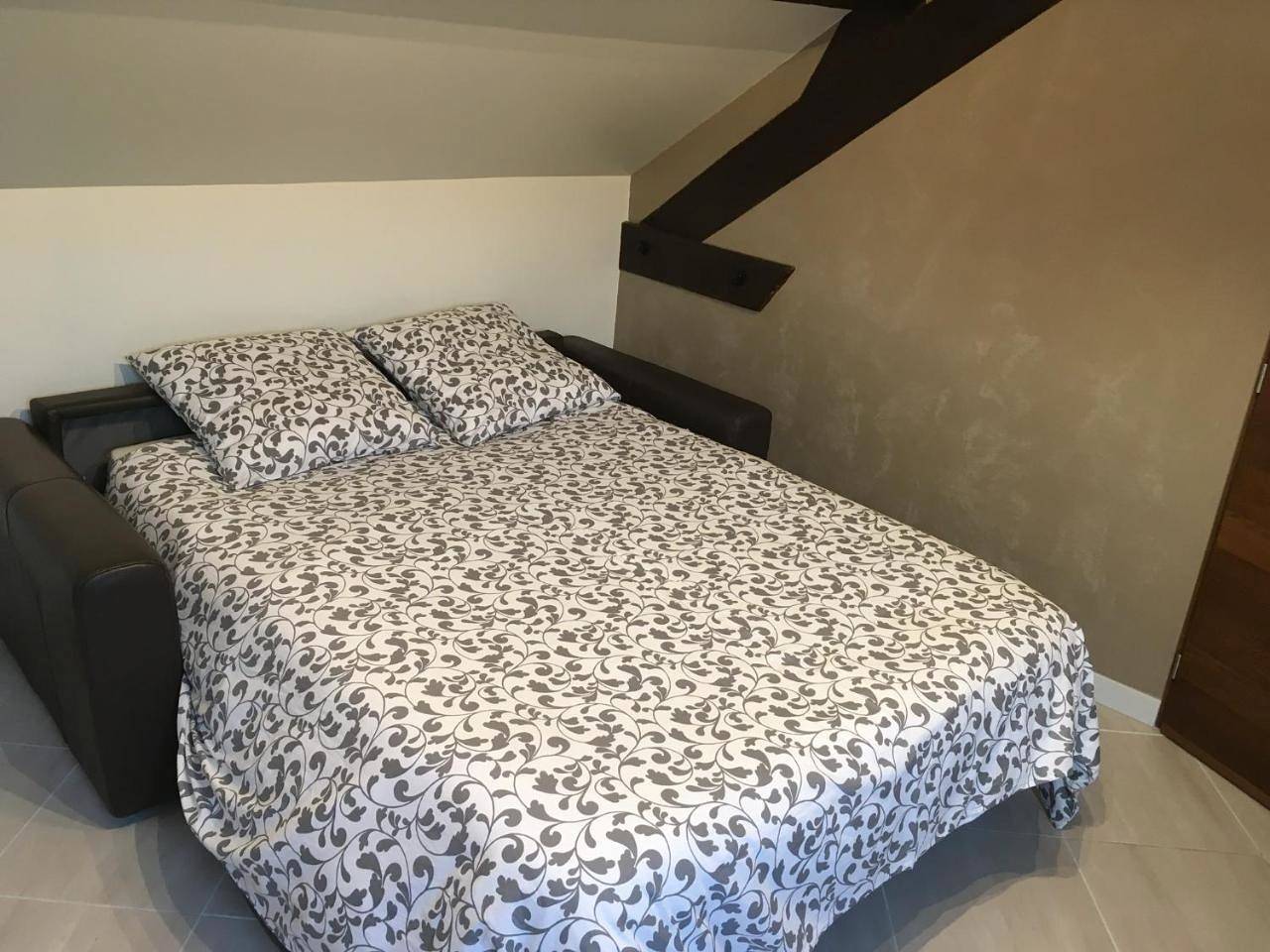 Appartement entier, Apartment in Morangis, Essonne