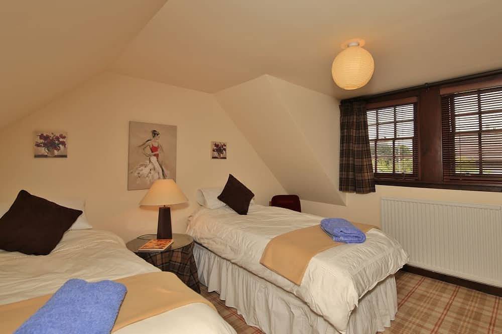 A fabulous traditional cottage - full of character - sleeps 6 in Crail, Fife region
