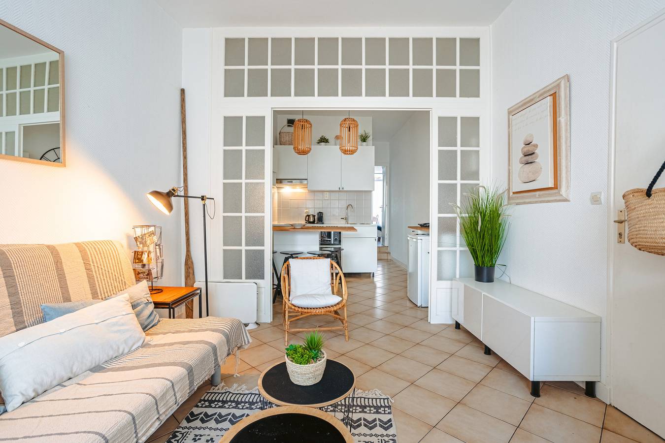Entire apartment, Apartment 'Le Casino' with Private Terrace and Wi-Fi in La Rochelle, La Rochelle region