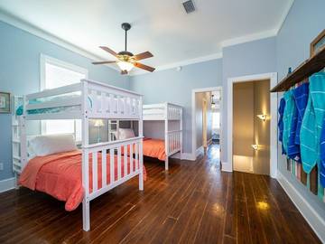 Vacation House for 14 Guests in Gulf Shores, Alabama Gulf Coast, Picture 3