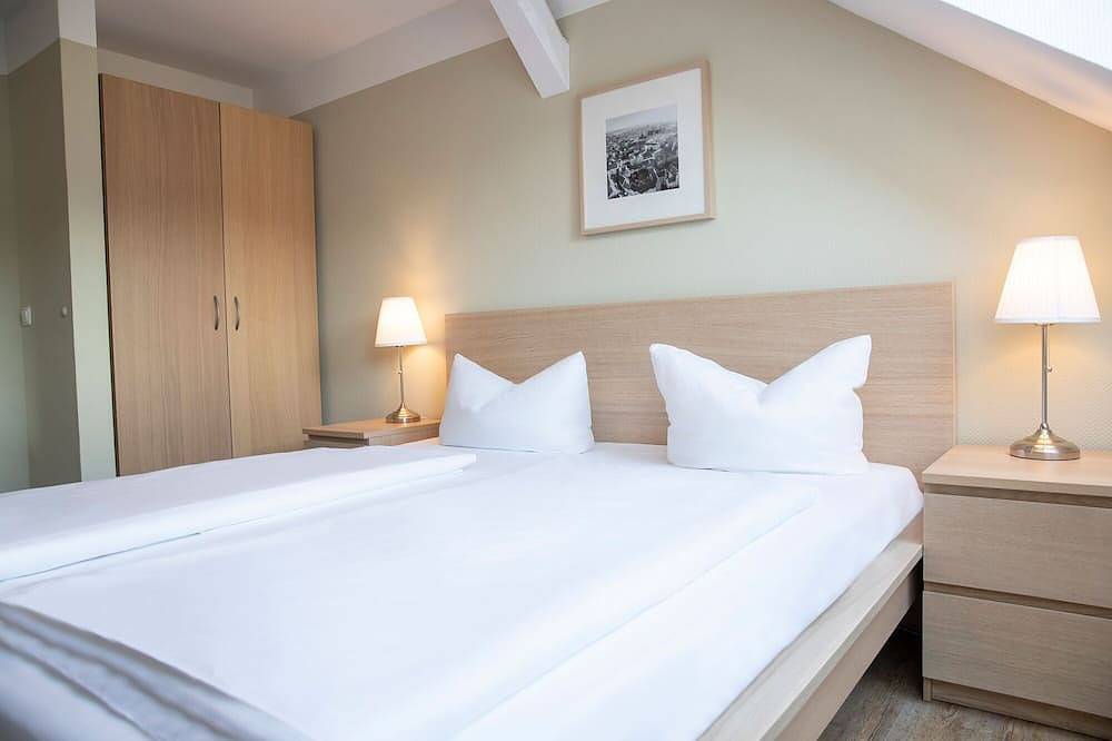 Ganze Wohnung, Ferienwohnung \"Schlossblick\" im Hotel am Schlosspark in Güstrow, Mecklenburgische Seenplatte