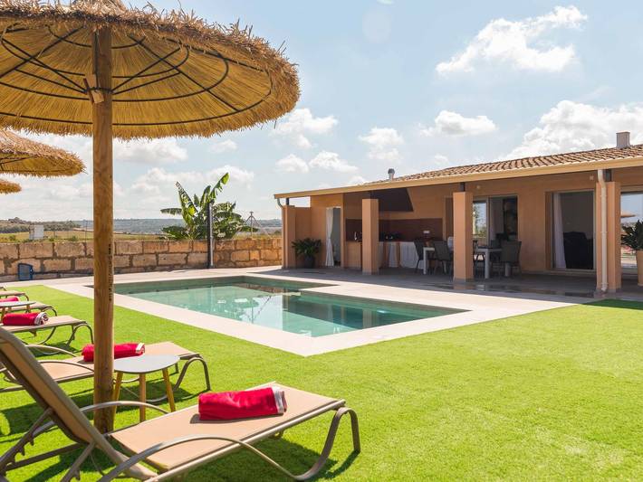 Villa per 5 persone, con Balcone/Terrazza e Giardino nonché Piscina a Maiorca
