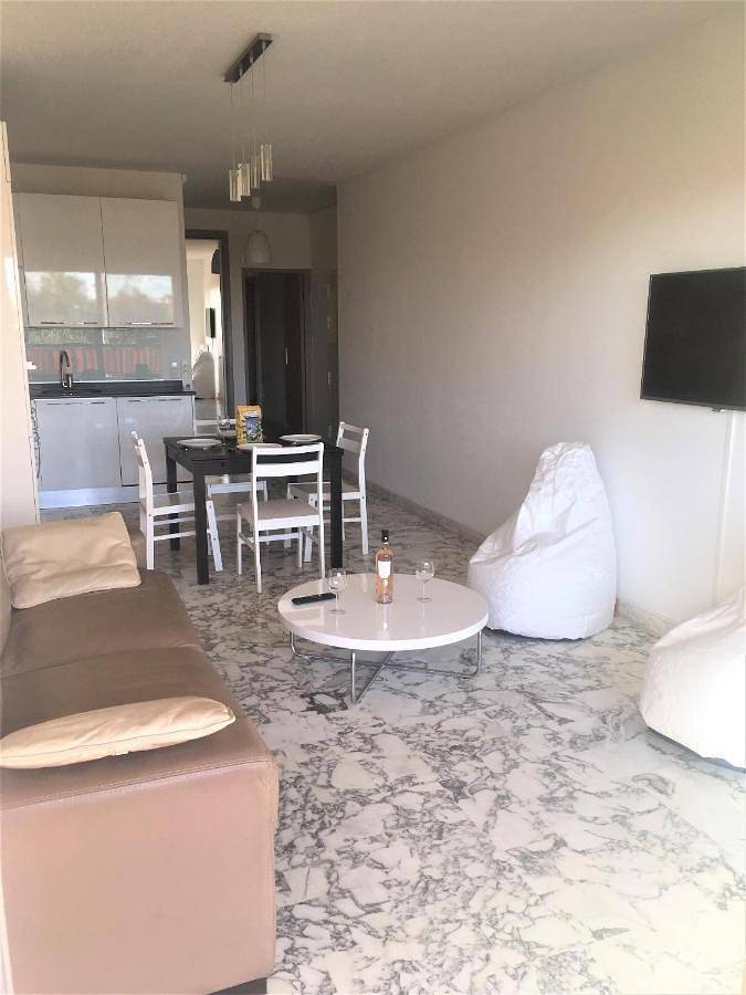 Entire apartment, Appartement de 1 à 6 personnes Beaulieu sur mer, climatisé, proche Nice et Monaco tout confort 2 chambres in Beaulieu-sur-Mer, Mediterranean Coast (France)