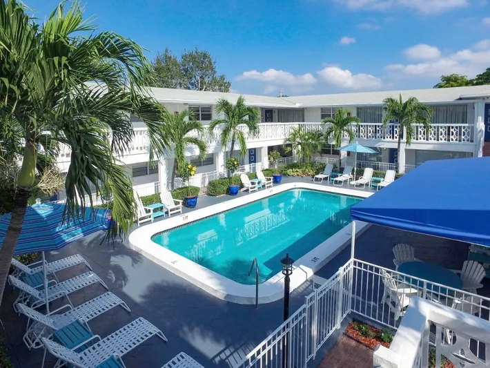 Hotel para 2 personas, con piscina - 1