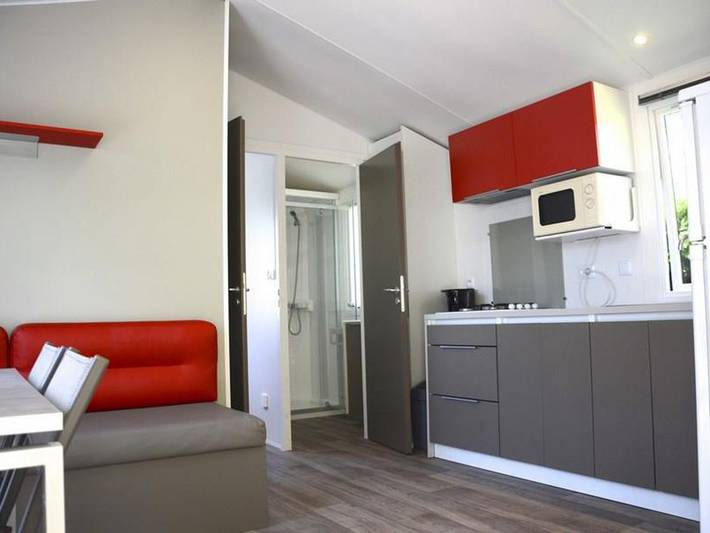 Camping für 4 Personen, mit Terrasse und Pool, mit Haustier in Bénodet - 3