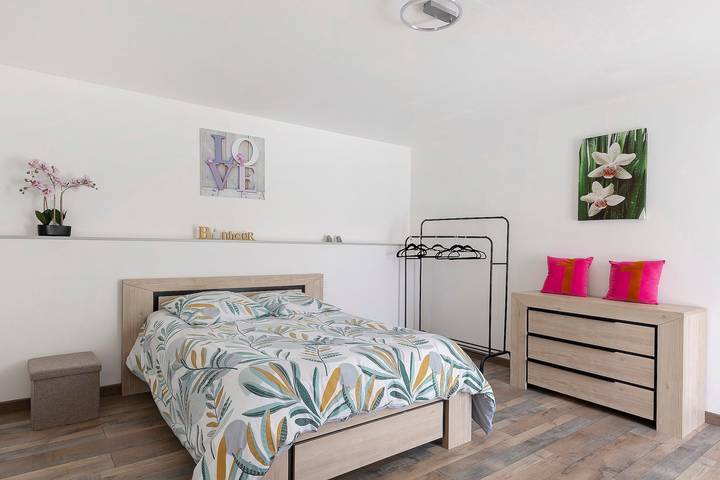 Holiday Home “Le Gîte Des Anges” with Air Conditioning in Angé, Blois region