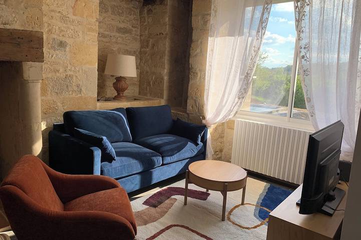 Gite Entièrement Refait Avec le Charme de l Ancien Animaux Acceptés in Gourdon, Quercy