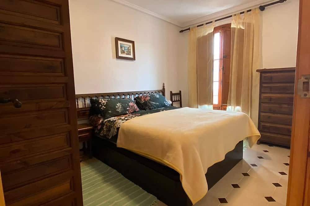 Apartamento entero, Renovated 2 bedroom 1 bath condo only 300m from La Zenia Beach in Centro La Zenia, Orihuela