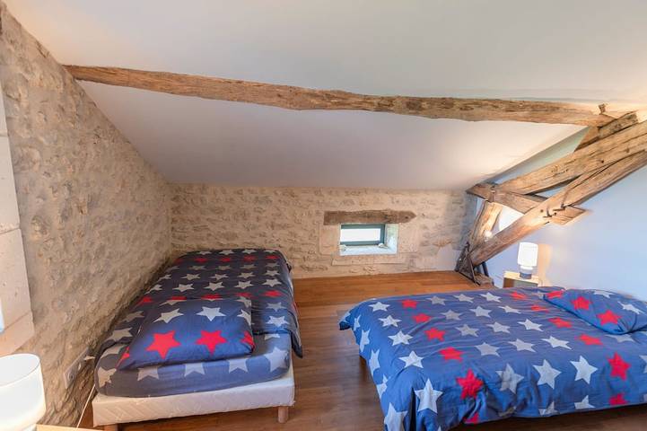 Location de vacances pour 10 personnes, avec terrasse à Champagne-et-Fontaine - 4