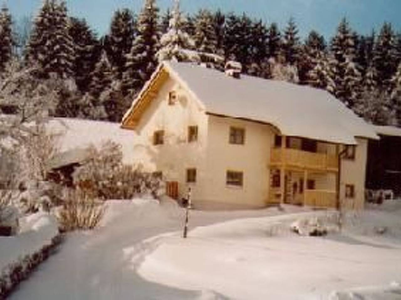 Mit Kaminofen, Fitnessraum und Sauna in Neureichenau, Ostbayern