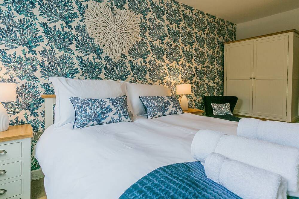 Olinda Cottage -  a ground floor bedroom that sleeps 6 guests  in 3 bedrooms in Beaumaris, Insel Anglesey