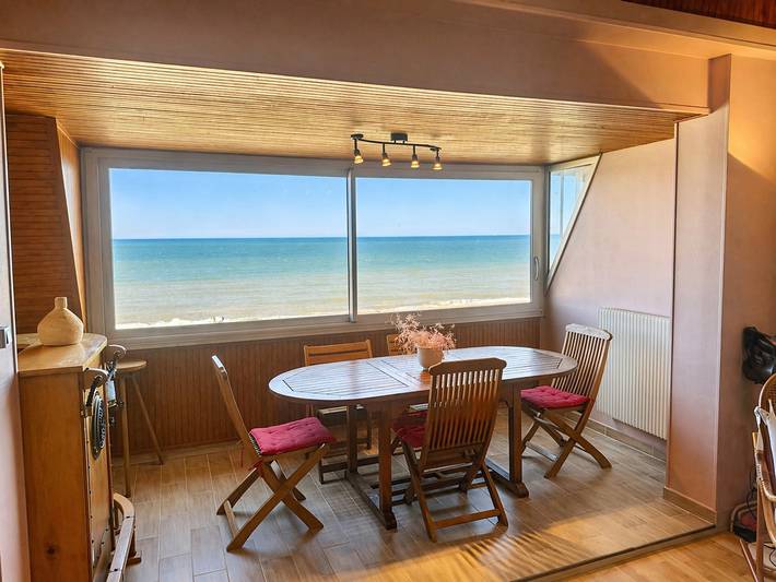 Gîte pour 6 personnes, avec balcon et piscine dans Plage du Hôme - 2