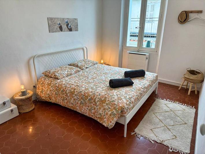 Gîte pour 6 personnes, avec terrasse et vue dans Basilique De Sainte Marie Majeure La Major Marseille - 3