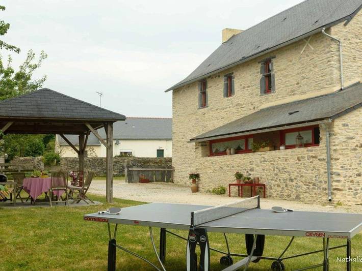 Location de vacances pour 8 personnes, avec terrasse ainsi que piscine et jardin à Pannecé - 3
