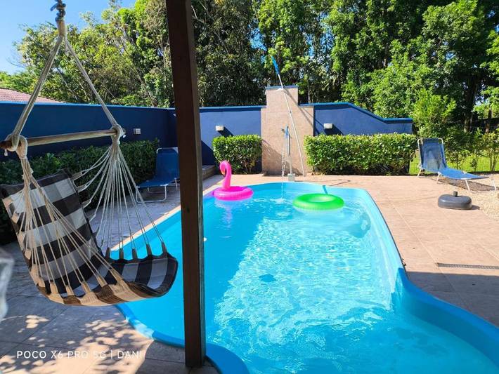 Casas e apartamentos de temporada para 10 pessoas, com jardim e piscina em Itajaí