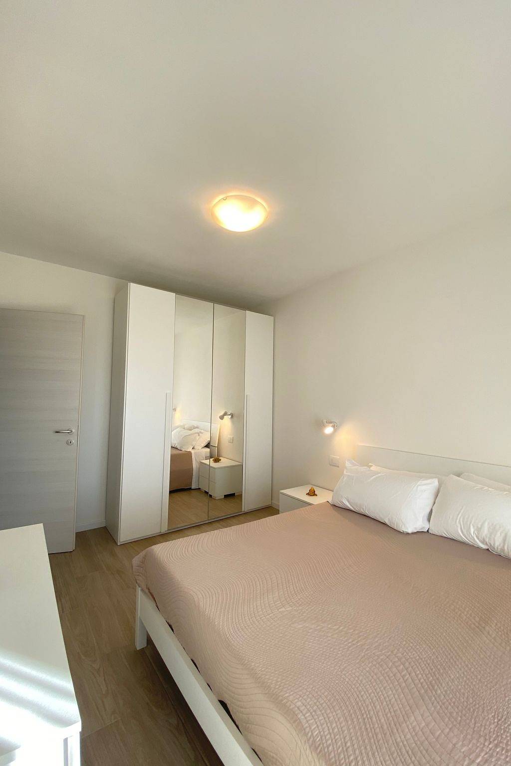 Appartement entier, Wohnung 'Vanessa' mit Terrasse in Lazise, Montagnes autour du lac de Garde