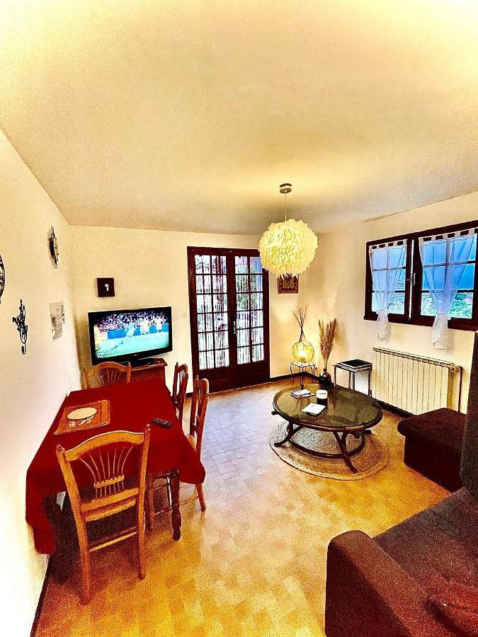 Gîte pour 5 personnes, avec vue et jardin à La Côte-Saint-André