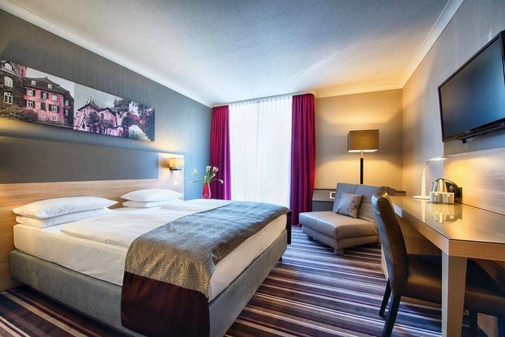 Hotel voor 10 personen, with Terras and Tuin as well as Sauna in Ratingen