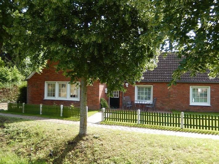 Ferienhaus für 4 Personen, mit Terrasse in Loquard
