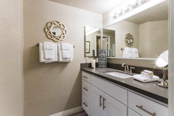 Vacation rental for 2 people, with hot tub and pool in Orange (CA)