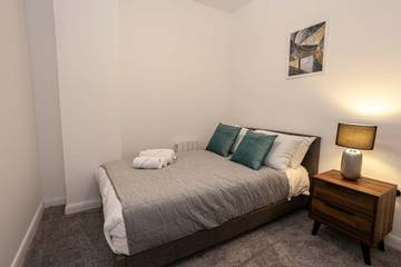 Apartment for 4 People in Bolton, Greater Manchester, Photo 3