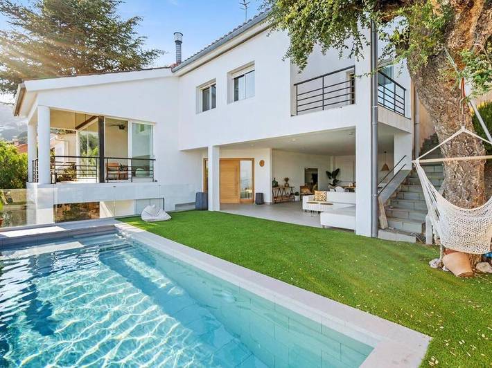 Location de vacances pour 8 personnes, avec terrasse et vue ainsi que piscine et jardin à Alella - 3