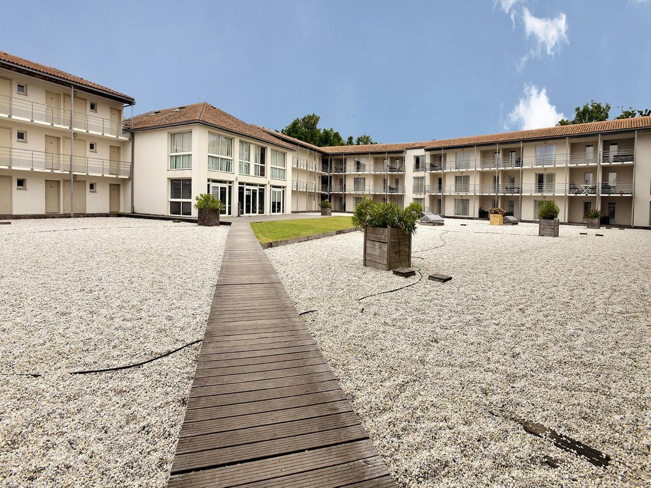 Entire apartment, Accessible Stay Near La Rochelle in Lagord, La Rochelle region