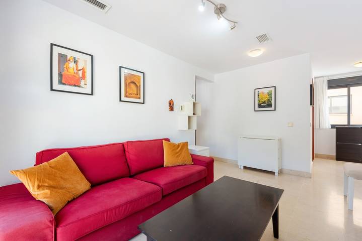 Apartamento entero, Apartamento 'El Ático De La Montaña' con balcón, Wi-Fi y aire acondicionado in Málaga Centro, Málaga