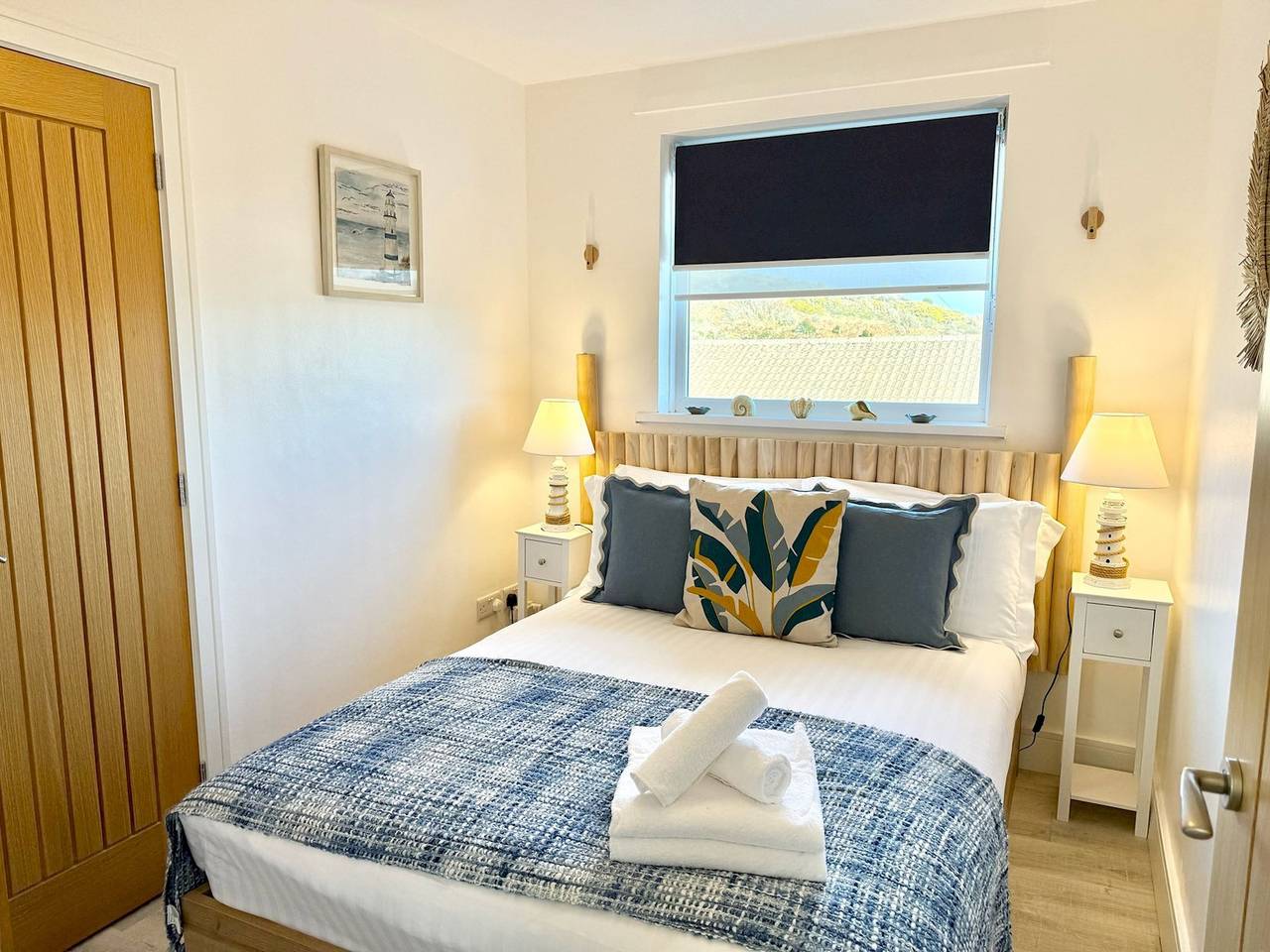 Luxury Coastal Escape with Mumbles Lighthouse View | Pass the Keys in Swansea region