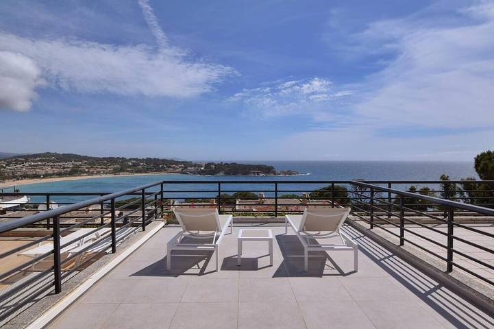 Villa für 6 Personen, mit Garten und Balkon sowie Pool - 1