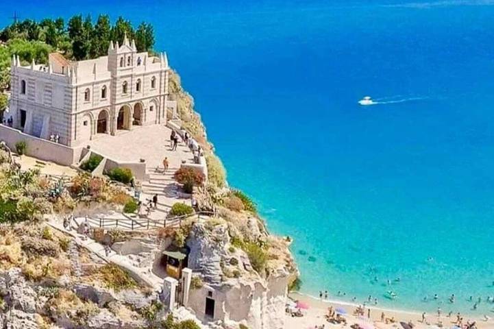 Holiday rental for 3 people, with balcony in Tropea