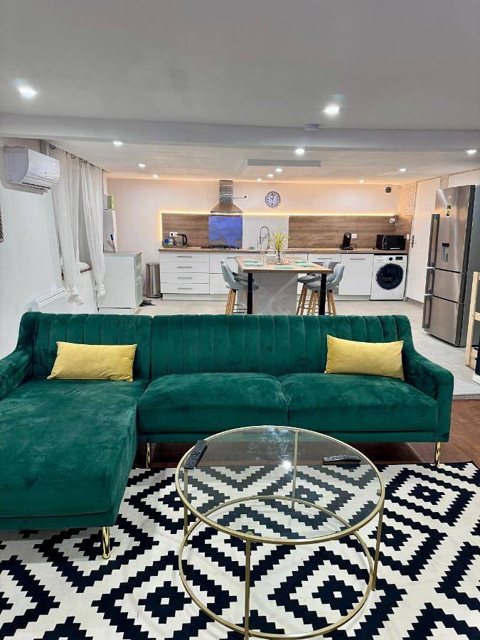Appartement entier, Appartement moderne in Bussières-lès-Belmont, Champsevraine