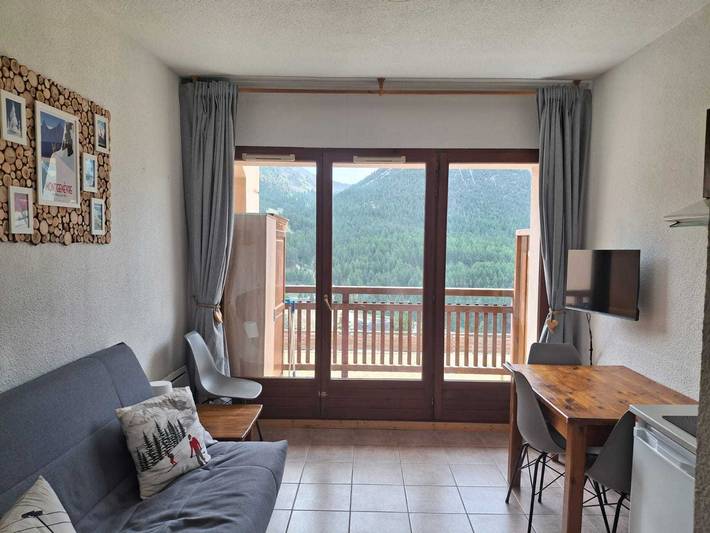 Studio entier, Studio charmant 4 pers, vue montagnes, parking inclus in Montgenèvre, Région de Briançon