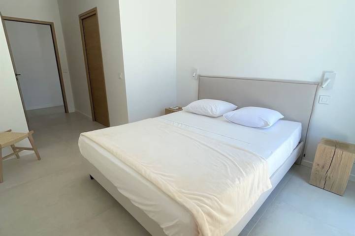 Location de vacances pour 6 personnes, avec terrasse ainsi que jardin et jacuzzi dans Sainte-Lucie de Porto-Vecchio - 3