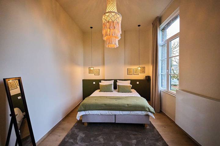 La Cure de Rièzes, Chimay, newly renovated cottage for 12 with sauna in Chimay, Hennegau