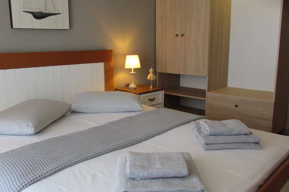 Ganze Wohnung, By the Sea Luxury Apartment Kavala (Nea Peramos) in Eleftheroupoli, Kavala Region