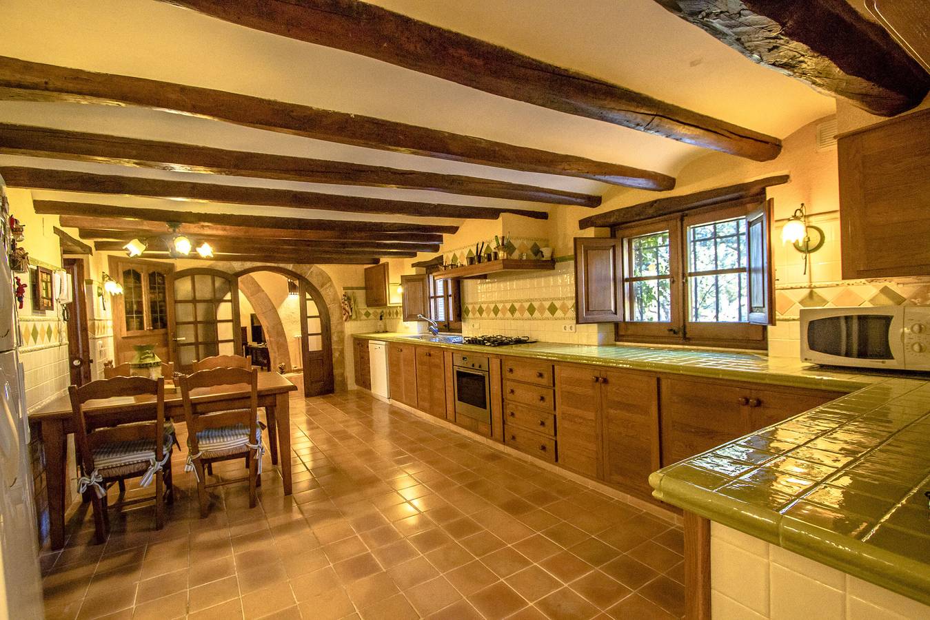 Elegancia atemporal cerca de Bcn, 14min a la playa in Santa Oliva, Costa Dorada