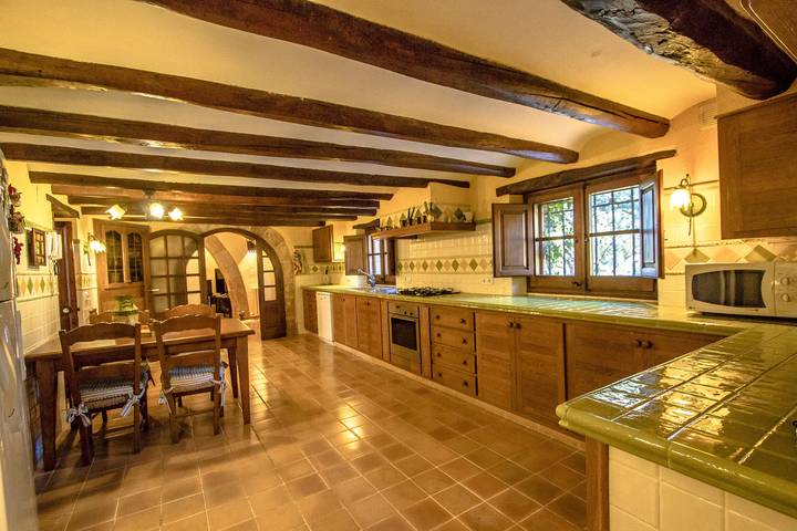 Chalet para 16 personas, con balcón y jardín en Bajo Penedés - 4