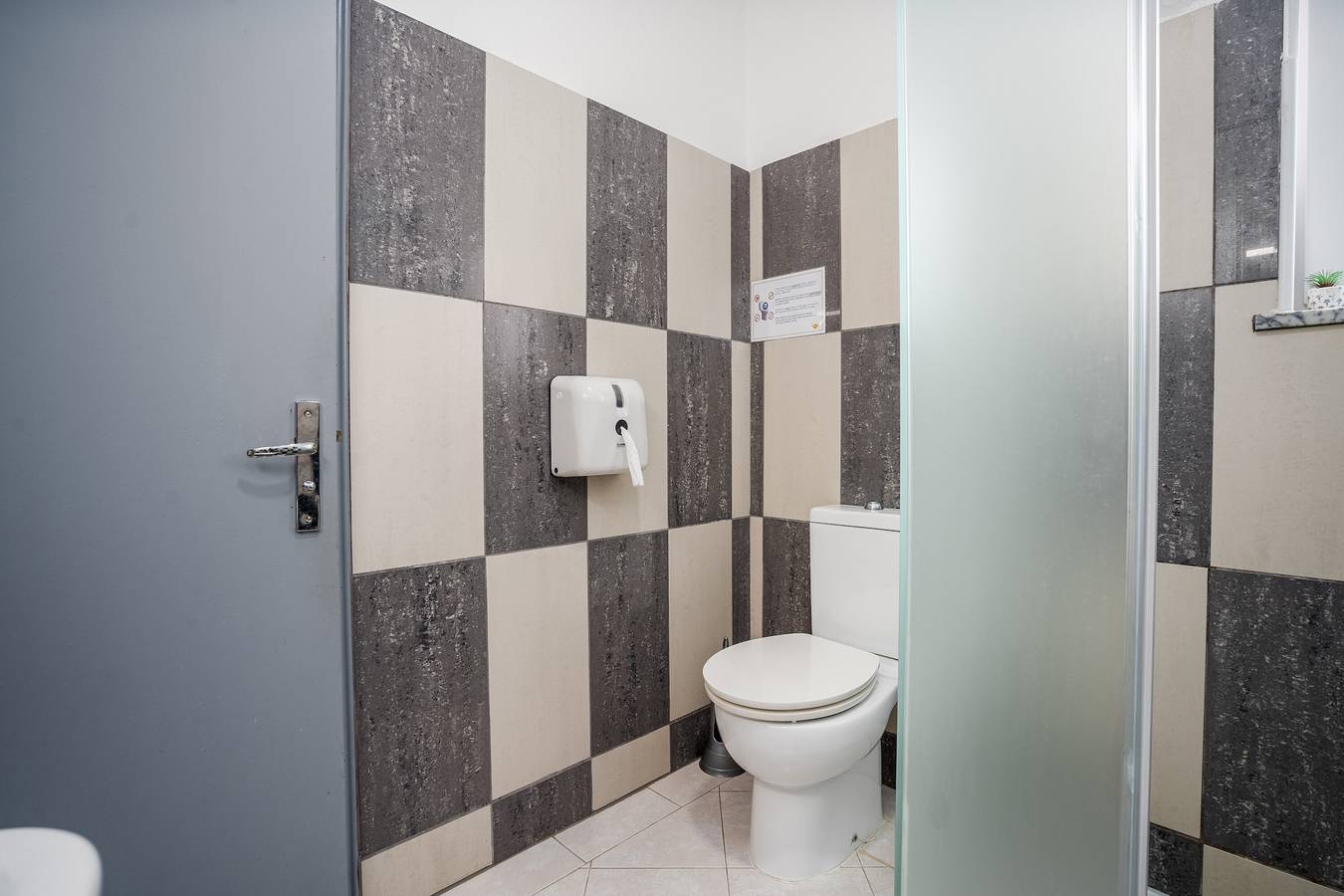 Quarto 'Galé' com piscina partilhada, Wi-Fi e ar condicionado in Pêra, Alcantarilha e Pêra