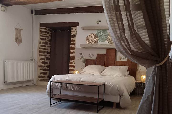 Location de vacances pour 5 personnes, avec Terrasse dans Esmoulins