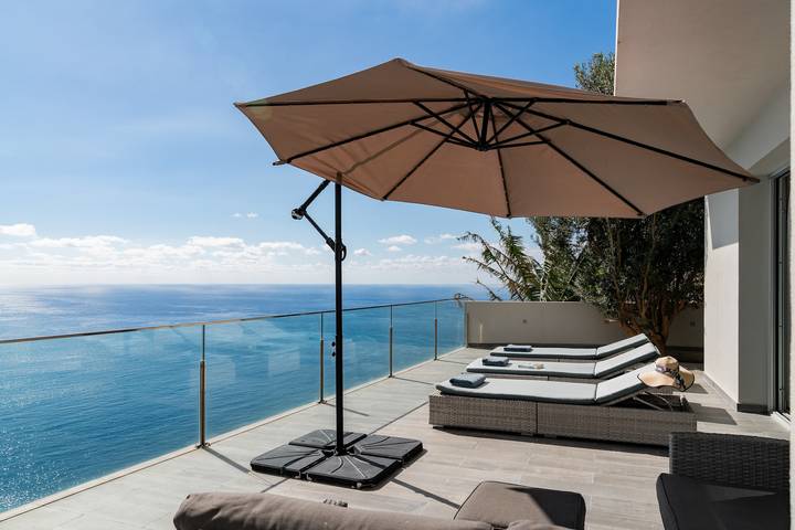 Location de vacances pour 6 personnes, avec vue sur l’océan ainsi que terrasse et piscine à Ponta do Sol - 2