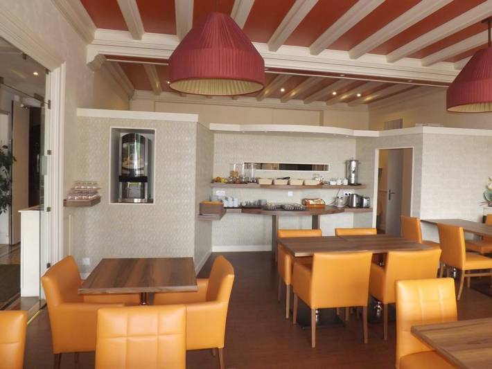 Hôtel pour 2 personnes, avec terrasse, animaux acceptés à Moulins - 3