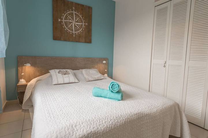 Location de vacances pour 8 personnes, avec piscine ainsi que jardin et terrasse à Pouzols-Minervois - 4