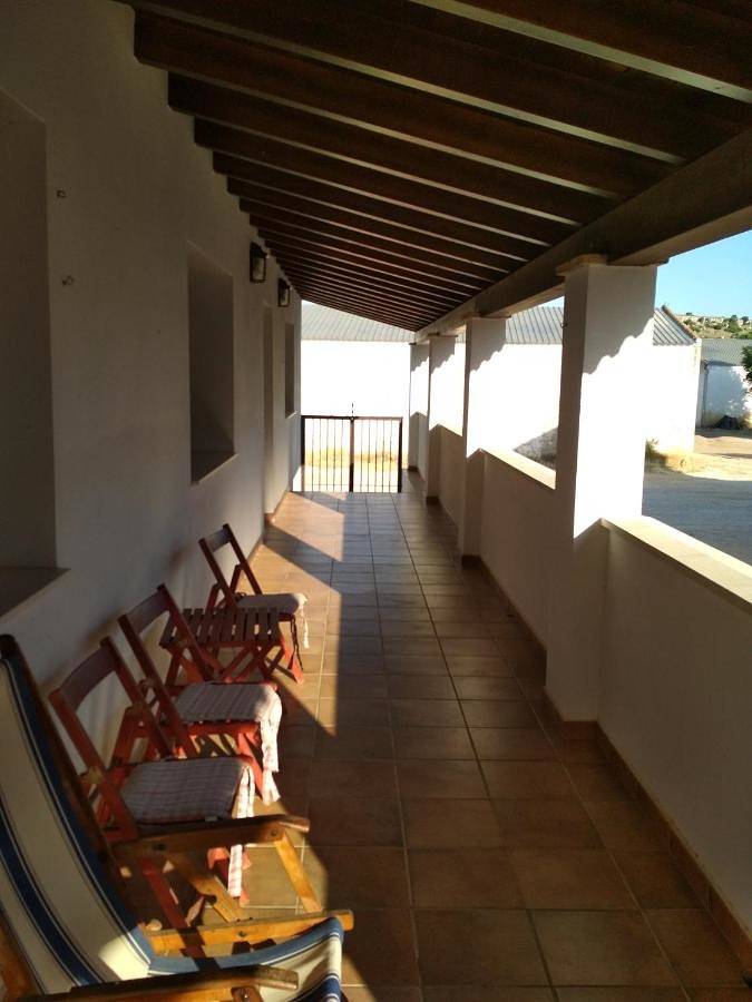 Casa rural para 8 personas, con vistas al lago y piscina además de vistas y jardín, Se admiten mascotas en Corredor De Almansa - 2