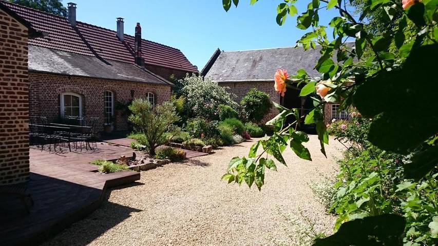 Chambre d’hôte pour 2 personnes, avec Terrasse et Jacuzzi ainsi que Jardin et Vue