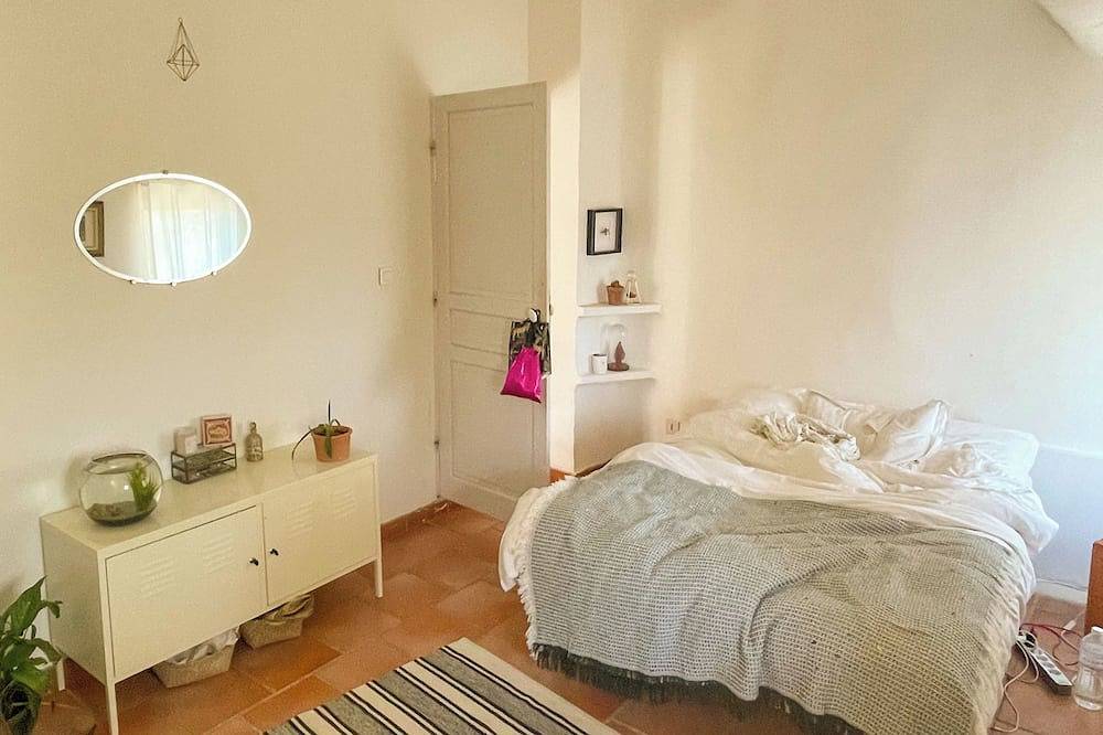 Maison avec piscine au pied du Luberon in Cucuron, Parc naturel régional du Luberon