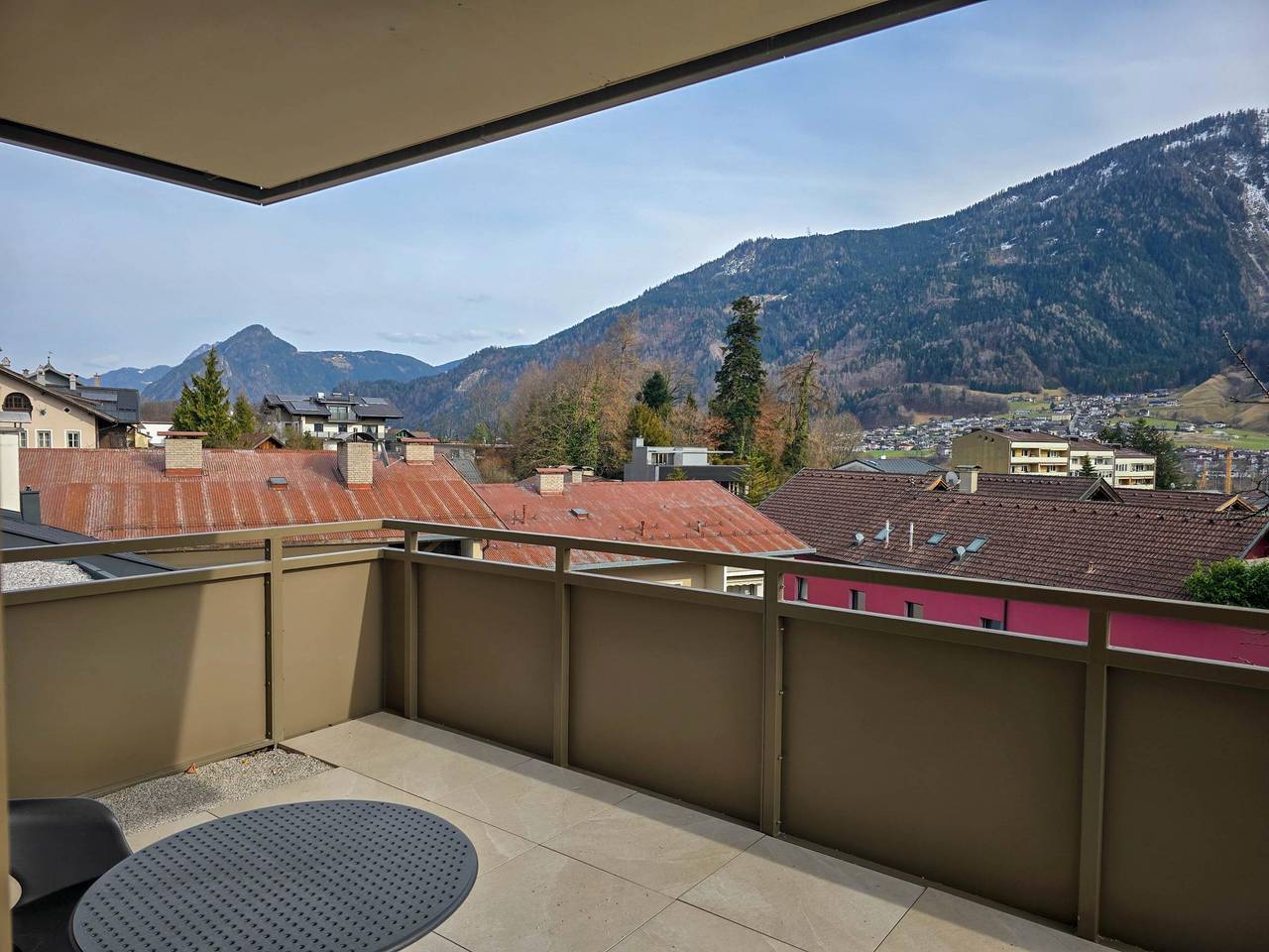 Ganze Wohnung, Hochwertiges Apartment im Zentrum von Jenbach in Jenbach, Bezirk Schwaz