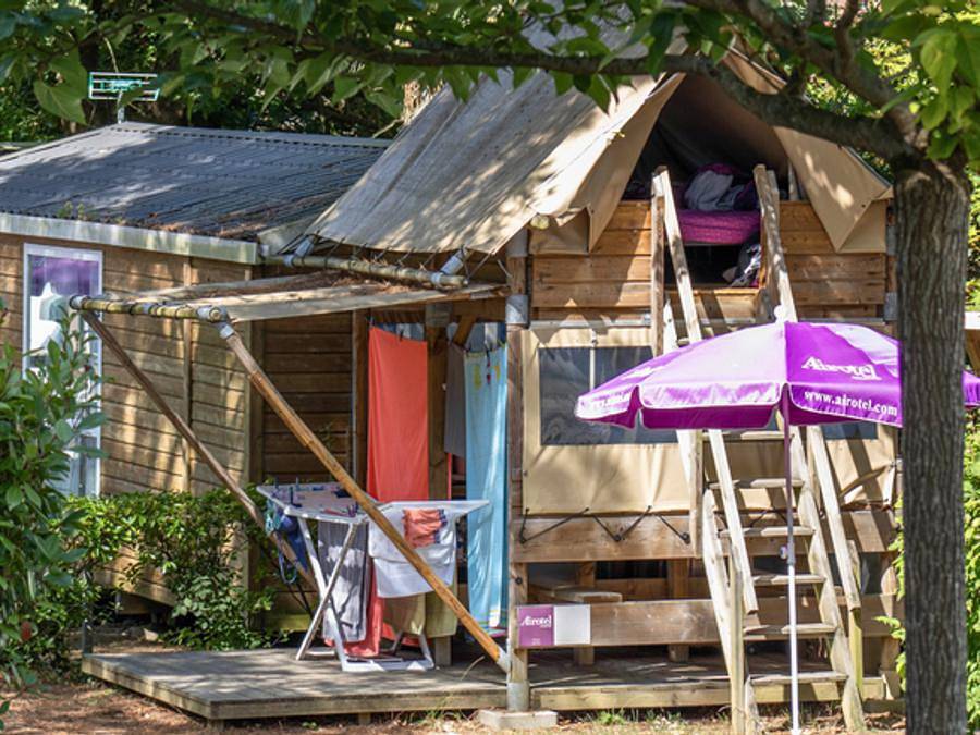 Camping Oyam - Tente en toile et en bois 2 personnes - Lodge Laina Confort 2 personnes in Bidart, Région de Bayonne