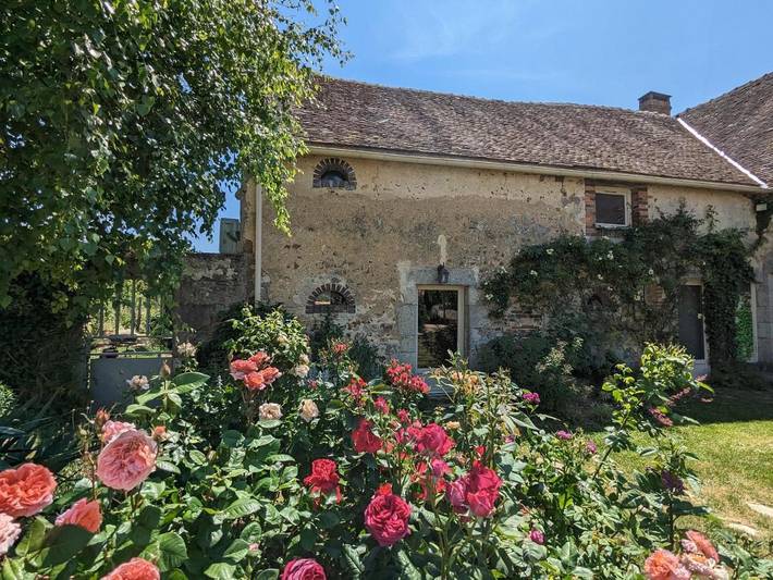 Location de vacances pour 6 personnes, avec terrasse et jardin dans Courtemaux