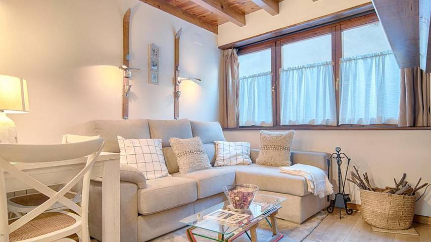 Vacation rental for 4 people, with view in Les